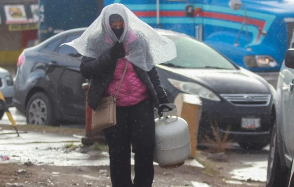 Brindan apoyo por bajas temperaturas en Chihuahua