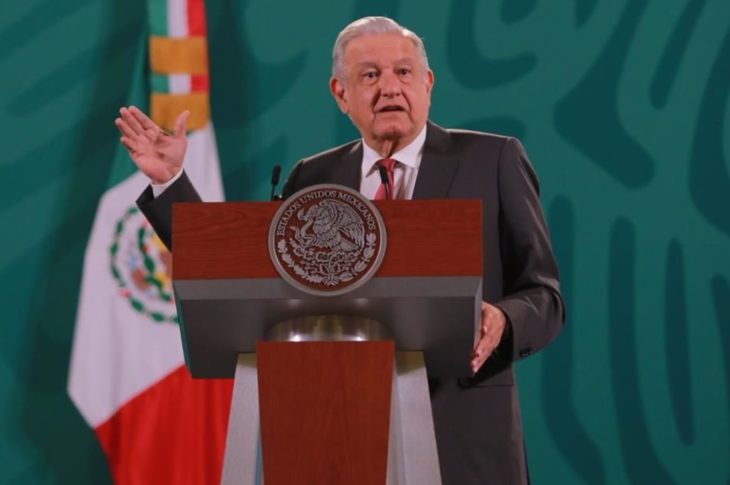 López Obrador prohíbe que le erijan estatuas